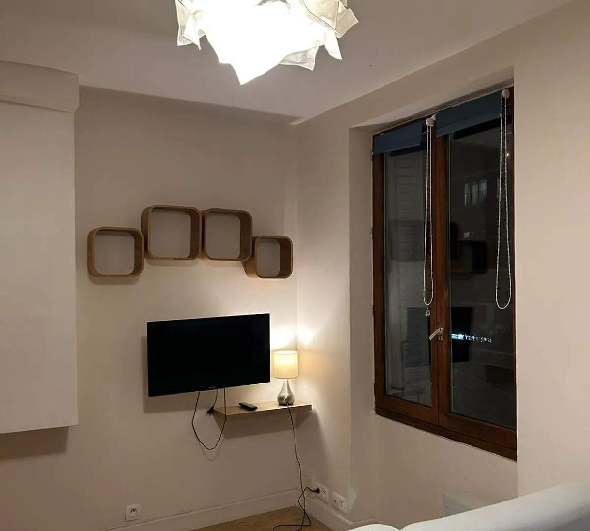 Apartamento Studio/F1 Aux Buttes Chaumont Paris França
