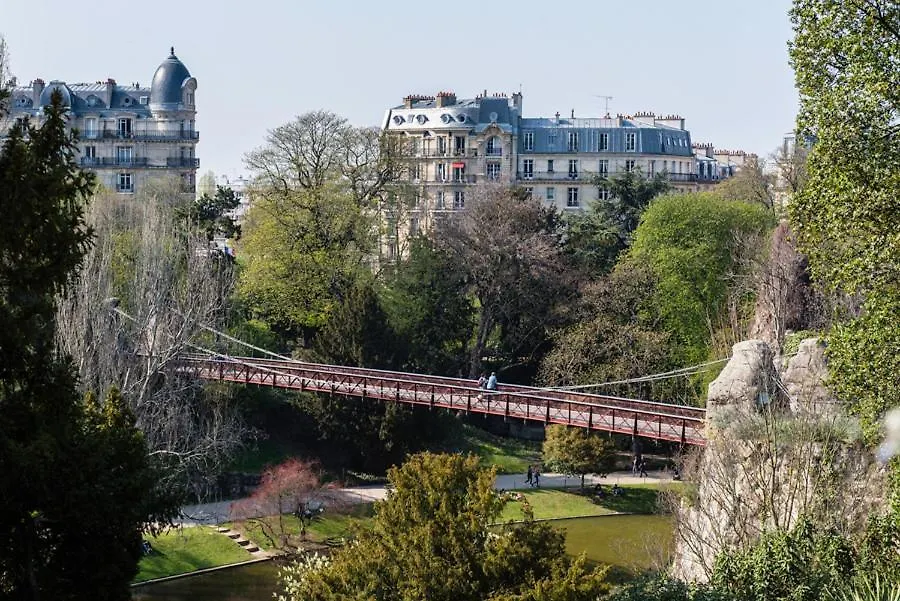 Appartement Studio/F1 Aux Buttes Chaumont Parijs